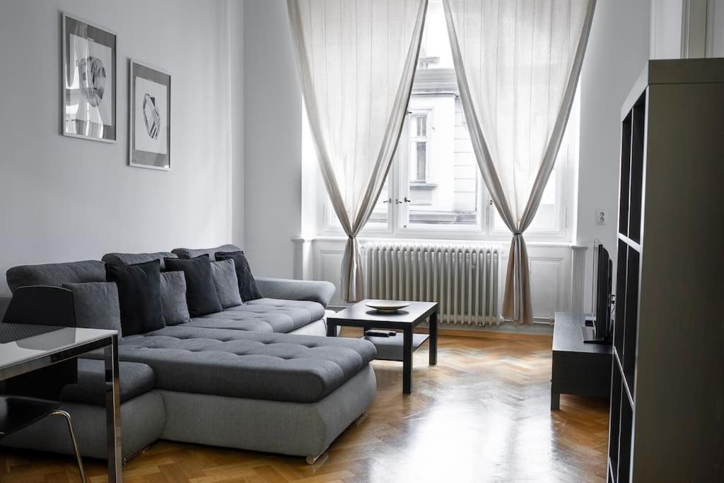 Prince Matyas Apartment Prague Ngoại thất bức ảnh
